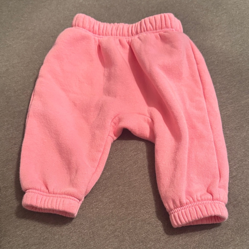 Old navy baby sweat pants 0-3 months pink